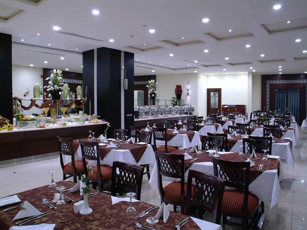 Dorrar al Eiman Royal Hotel