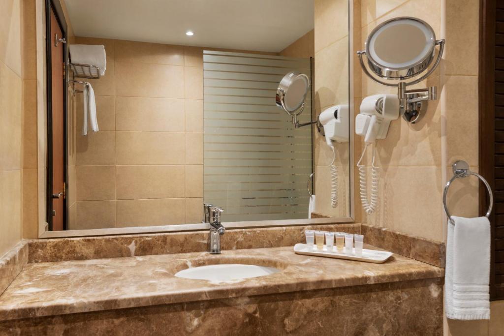 Al Massa Dar Al Fayzeen Hotel