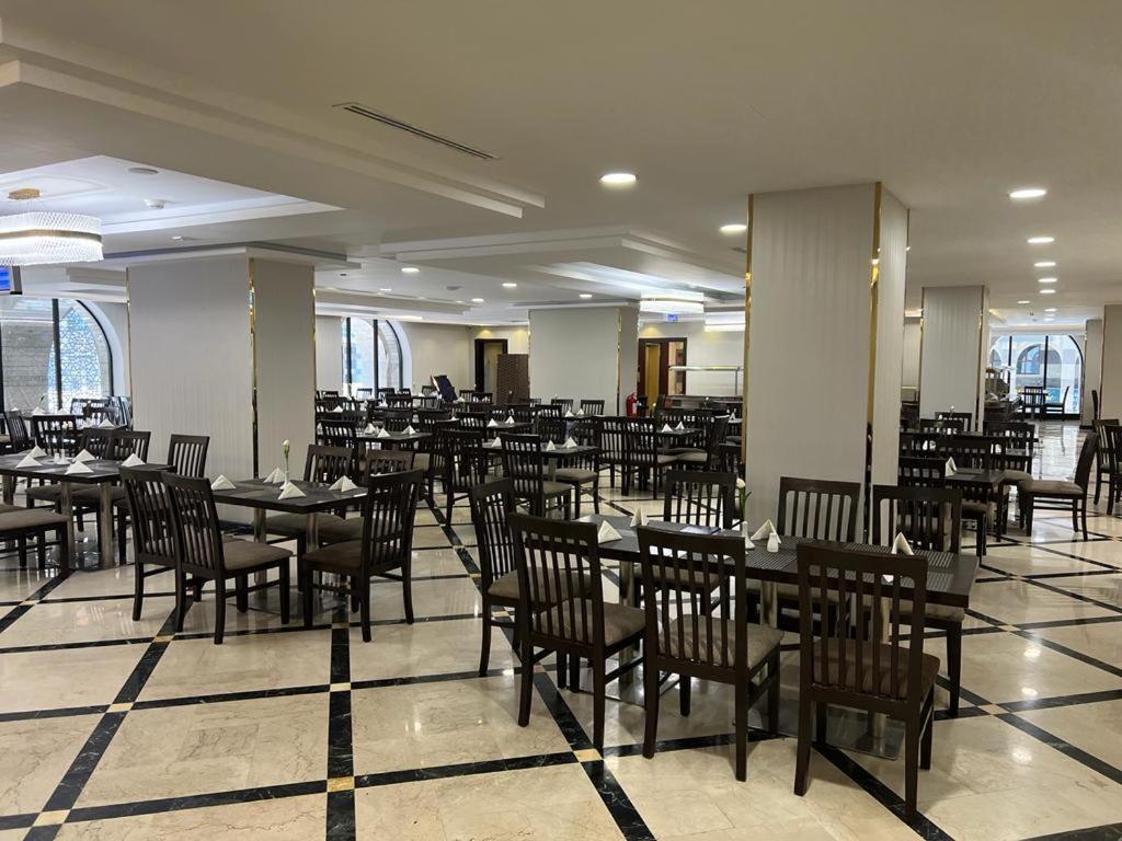 Al Ansar Golden Tulip Hotel