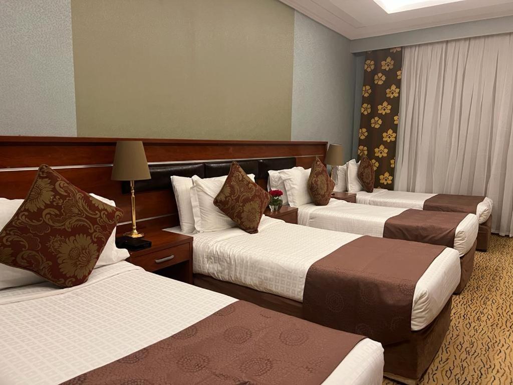 Al Ansar Golden Tulip Hotel