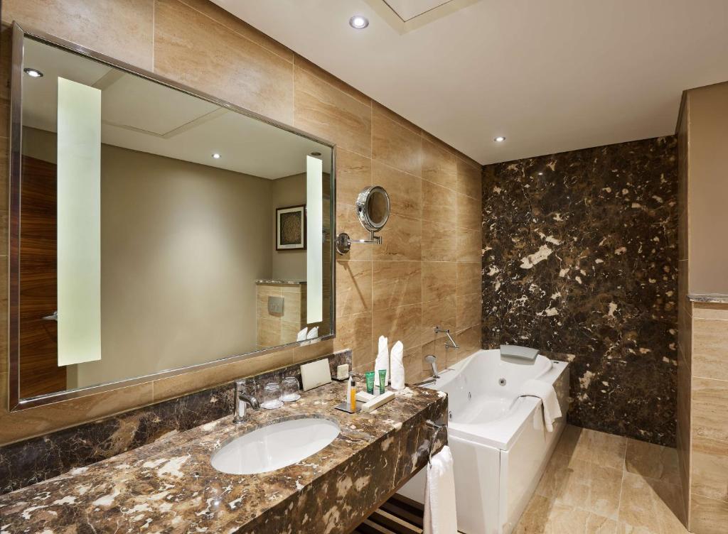 Hilton Pyramids Golf Hotel