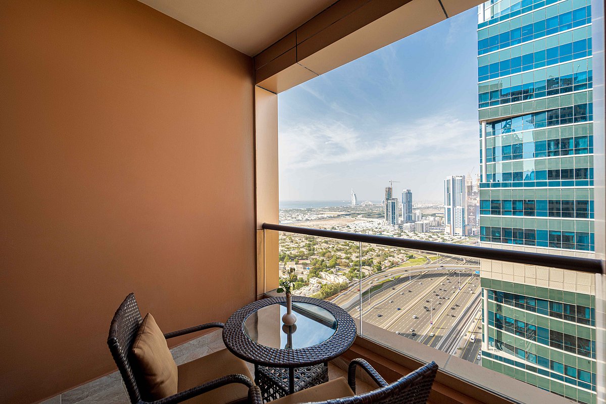 Mercure Dubai Barsha Heights Hotel Suites and Apartments